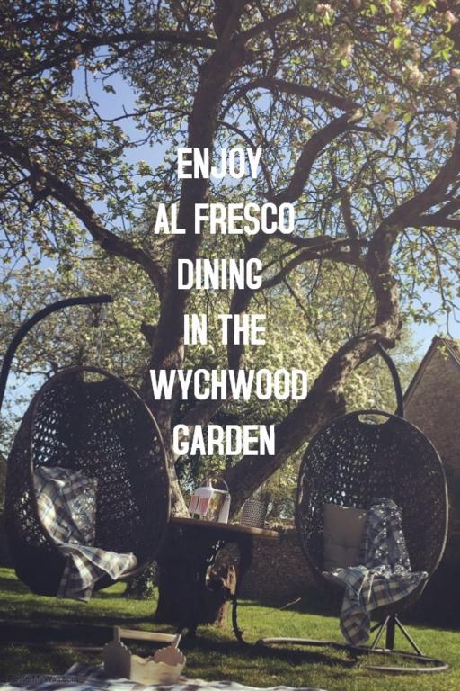 The Wychwood Inn Shipton under Wychwood Екстериор снимка