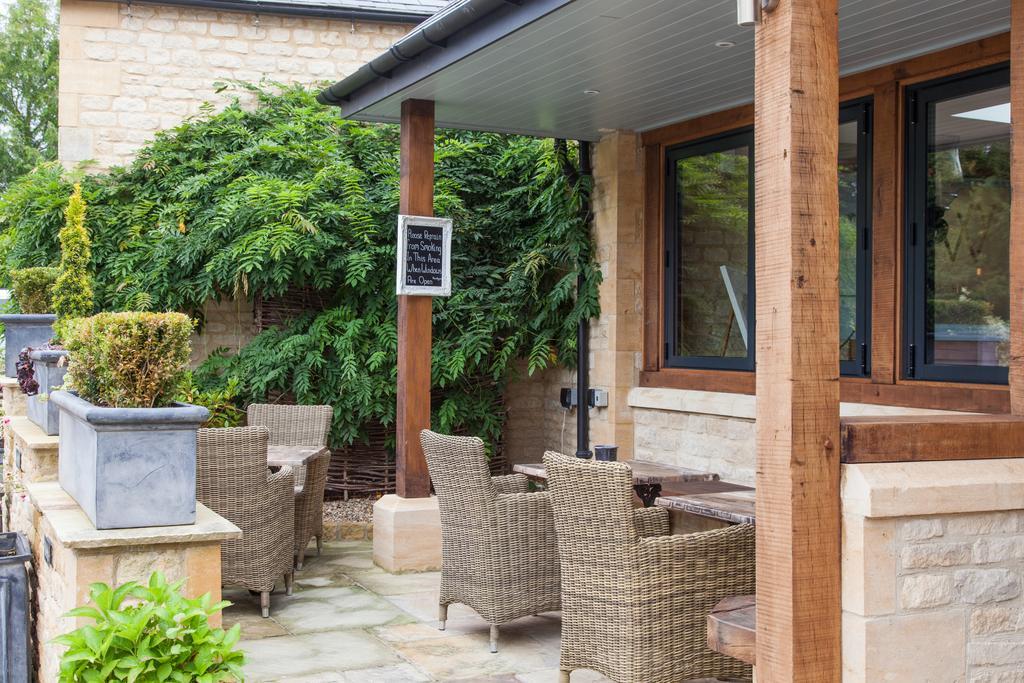 The Wychwood Inn Shipton under Wychwood Екстериор снимка
